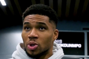 字母哥谈眼部淤青：逛超市遇到个男的抢劫 制服他的过程中被打到