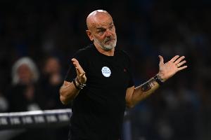 😅不换帅留着过年？不敌莱切，皮奥利率紫百合开季10场4平6负