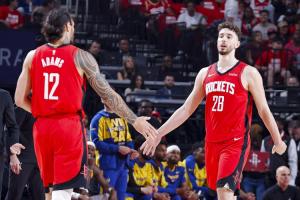 统治~火箭赛季至今进攻篮板率高达42.1% 联盟近10个赛季最高为35%