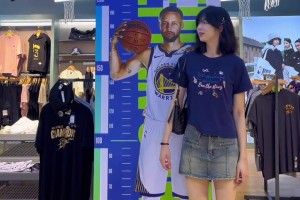 小姐姐虽然明显穿了增高鞋，但这身高绝对实打实的至少1米8！