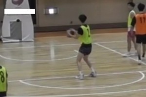 真是服了这个老6，但凡失误一下都进球了啊🤣🤣🤣