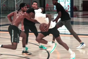 让你感受一下新科MVP亚历山大是怎么打野球的