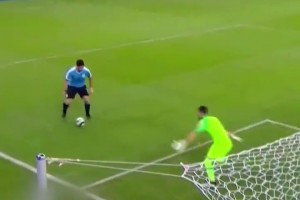 😂足球鬼才！苏牙投诉对方门将手球！